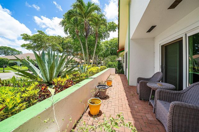 2601 NW 27th Terrace, Boca Raton, FL 33434