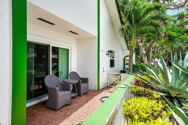 2601 NW 27th Terrace, Boca Raton, FL 33434