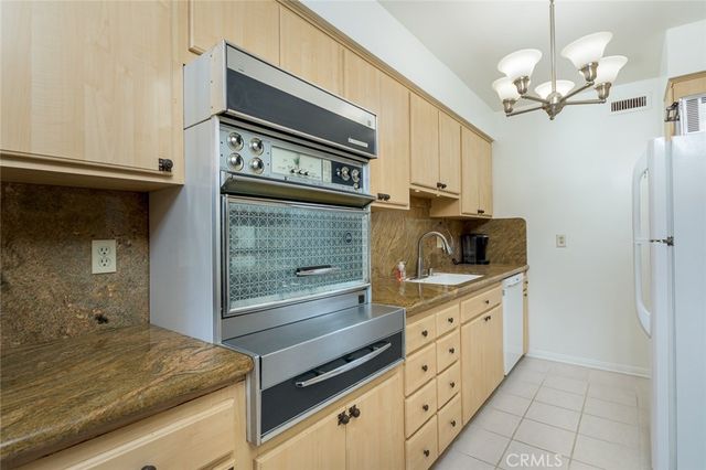 215 N Kenwood Street 303, Glendale, CA 91206