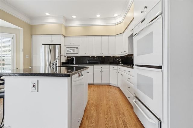 316 College PL, Norfolk, VA 23510