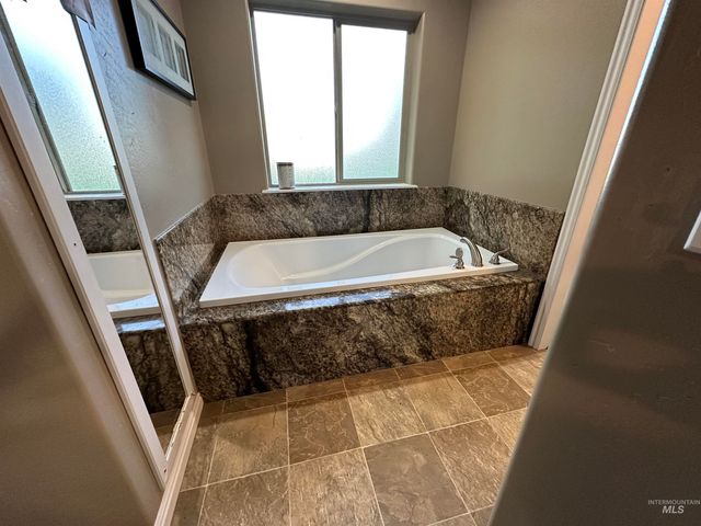 922 E 300 North, Declo, ID 83323