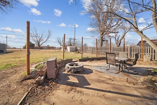 7512 E 22nd Place, Tulsa, OK 74129