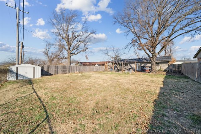 7512 E 22nd Place, Tulsa, OK 74129