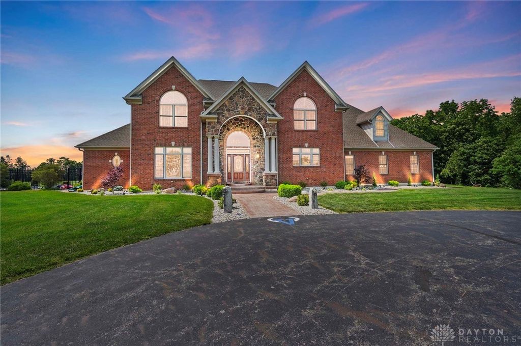 10568 N Casstown Sidney Road, Piqua, OH 45356