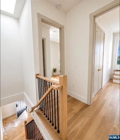 7 Pierce Avenue, Jersey City, NJ 07307