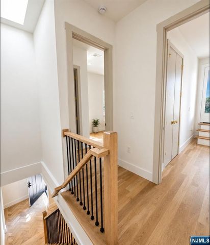 7 Pierce Avenue, Jersey City, NJ 07307