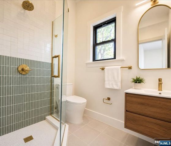 7 Pierce Avenue, Jersey City, NJ 07307