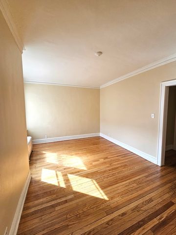 4821 N Springfield Avenue 3E, Chicago, IL 60625