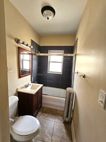 4821 N Springfield Avenue 3E, Chicago, IL 60625