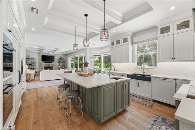 12888 Pond Apple DR W, Naples, FL 34119