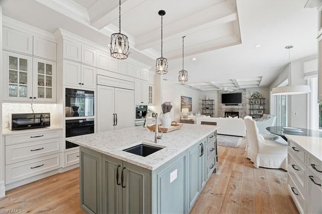 12888 Pond Apple DR W, Naples, FL 34119