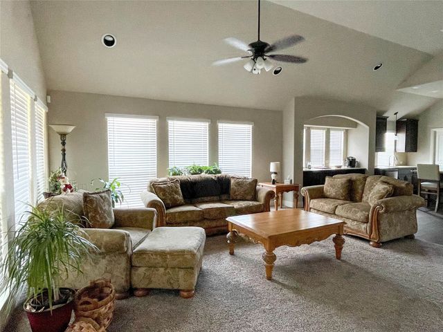 4100 Snowberry Lane, Fort Worth, TX 76036