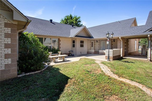 200 Stonecrest Lane, Russellville, AR 72802