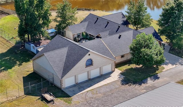 200 Stonecrest Lane, Russellville, AR 72802