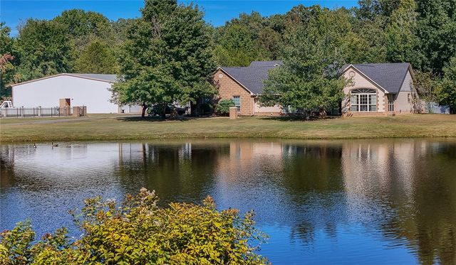 200 Stonecrest Lane, Russellville, AR 72802