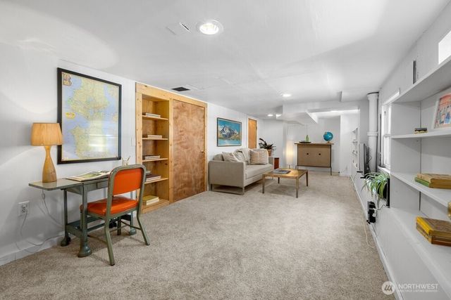 932 Martin Luther King Jr Way, Seattle, WA 98122