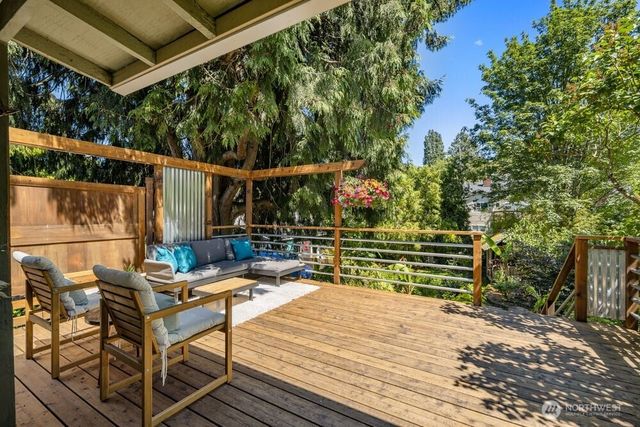 932 Martin Luther King Jr Way, Seattle, WA 98122