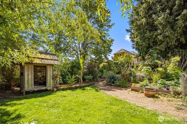 932 Martin Luther King Jr Way, Seattle, WA 98122