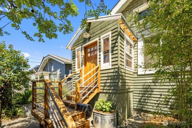 932 Martin Luther King Jr Way, Seattle, WA 98122
