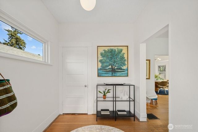 932 Martin Luther King Jr Way, Seattle, WA 98122