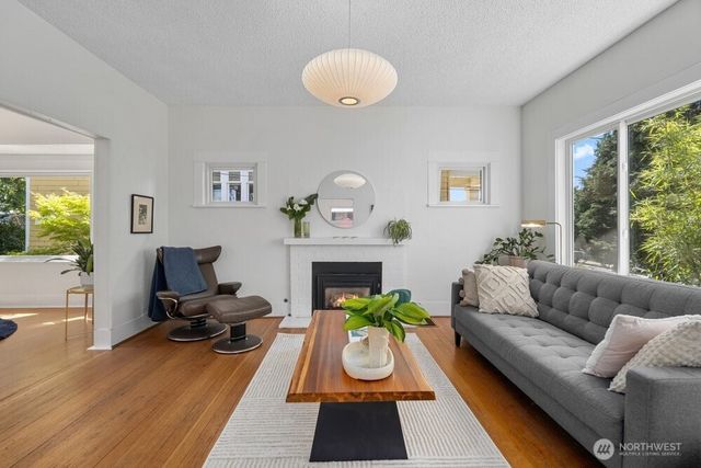 932 Martin Luther King Jr Way, Seattle, WA 98122