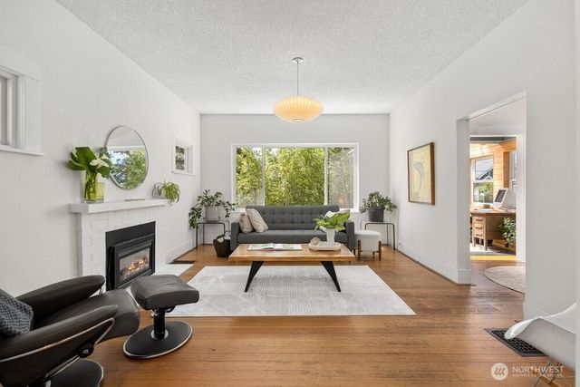 932 Martin Luther King Jr Way, Seattle, WA 98122