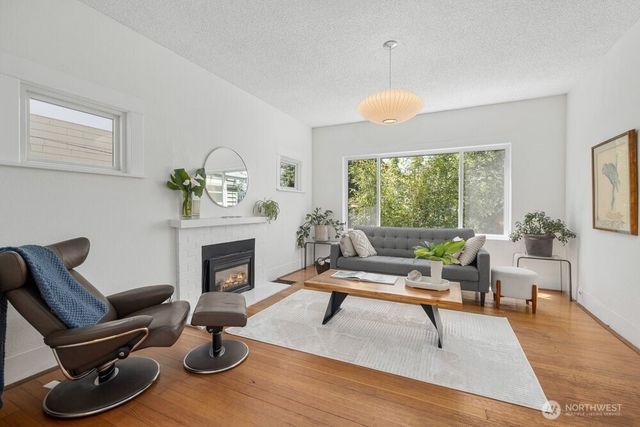 932 Martin Luther King Jr Way, Seattle, WA 98122