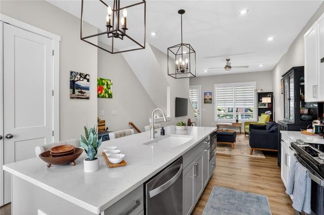 1072 Crest Circle SE, Atlanta, GA 30316