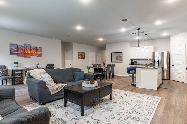 1909 Saint James Place Lane, Anna, TX 75409
