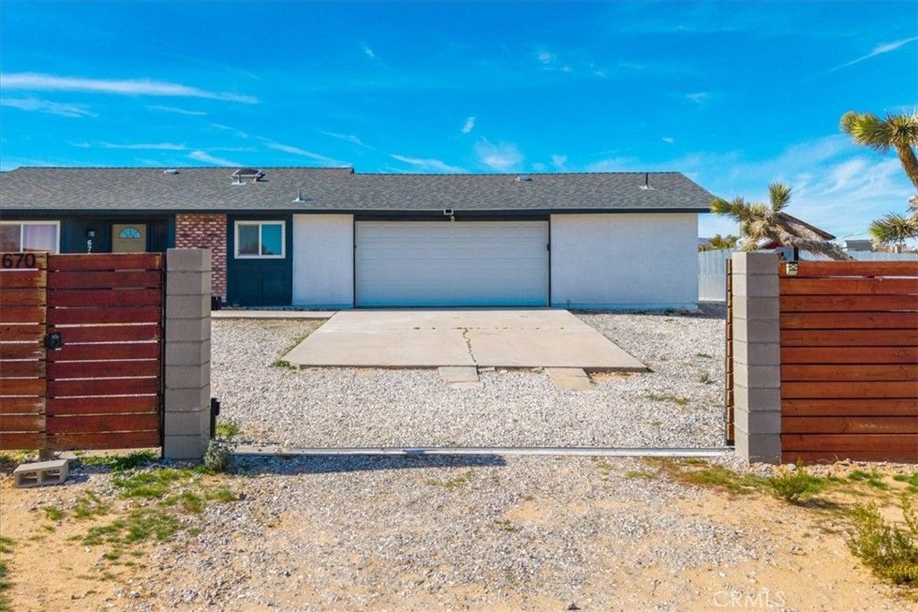 Image 4 of property listing at 670 Ducor Avenue, Landers, CA 92285