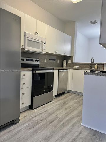 3951 NW 92nd Ave, Sunrise, FL 33351