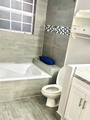 3951 NW 92nd Ave, Sunrise, FL 33351