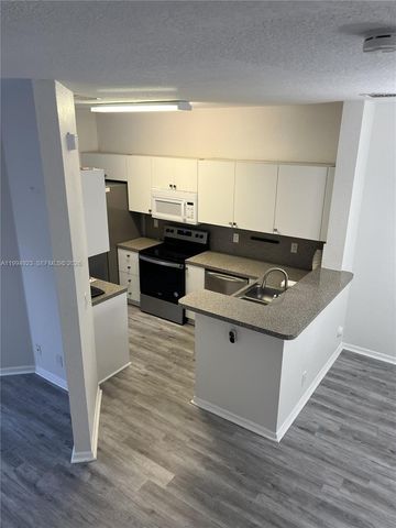 3951 NW 92nd Ave, Sunrise, FL 33351