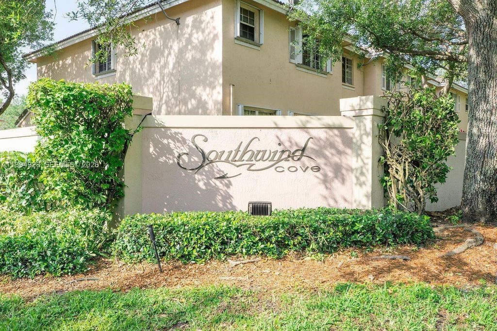 3951 NW 92nd Ave, Sunrise, FL 33351