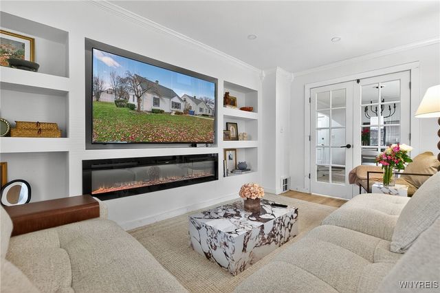 10 Old Colony Avenue, Tonawanda, NY 14150