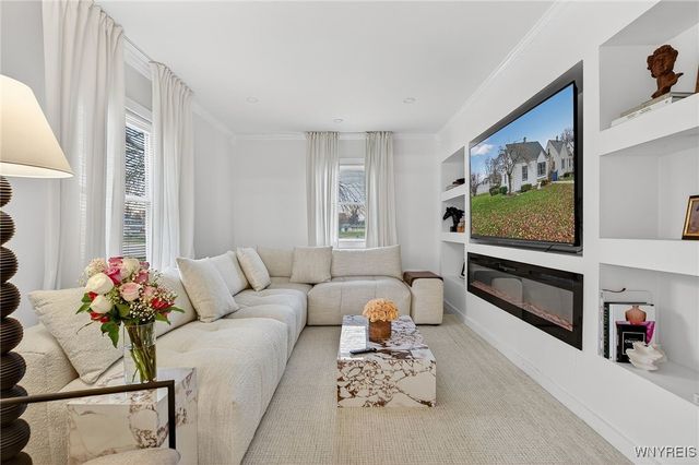 10 Old Colony Avenue, Tonawanda, NY 14150