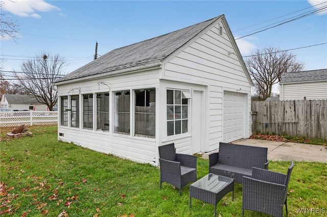 10 Old Colony Avenue, Tonawanda, NY 14150