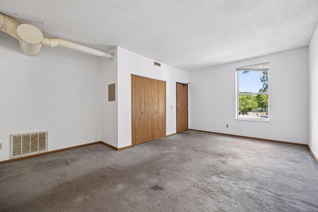 1816 S 5th Street B, Minneapolis, MN 55454