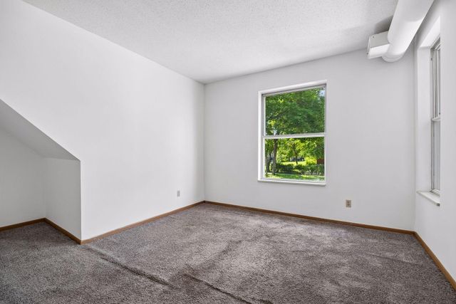 1816 S 5th Street B, Minneapolis, MN 55454