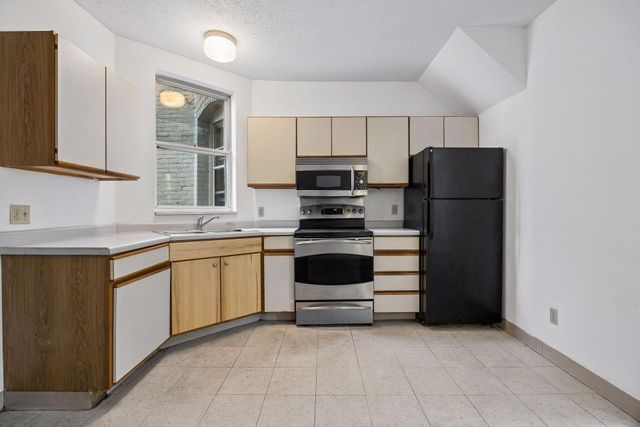 1816 S 5th Street B, Minneapolis, MN 55454