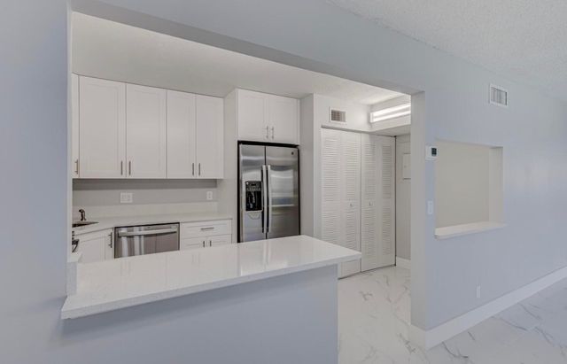 4821 Sable Pine Circle B1, West Palm Beach, FL 33417