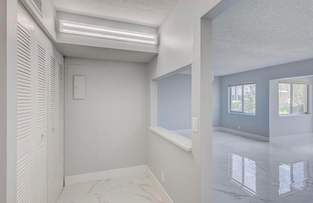 4821 Sable Pine Circle B1, West Palm Beach, FL 33417