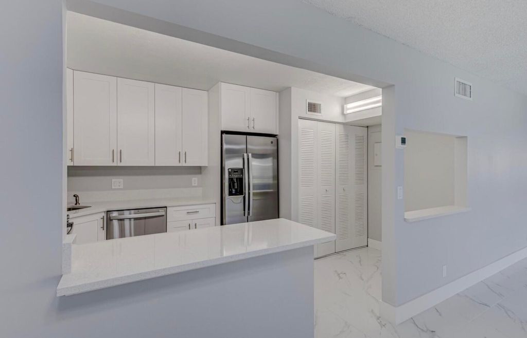 4821 Sable Pine Circle B1, West Palm Beach, FL 33417
