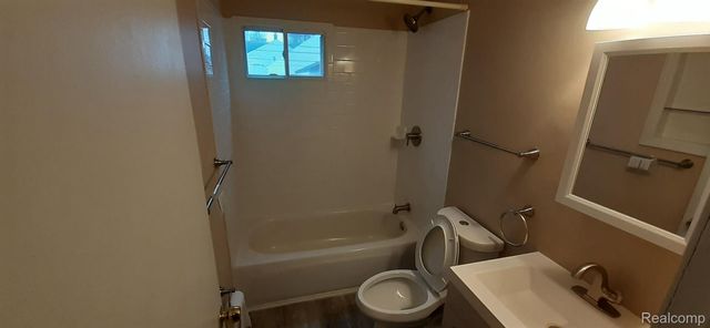 8662 FORD Avenue, Warren, MI 48089