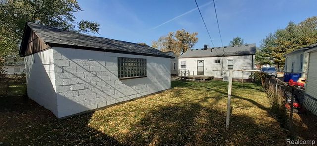 8662 FORD Avenue, Warren, MI 48089