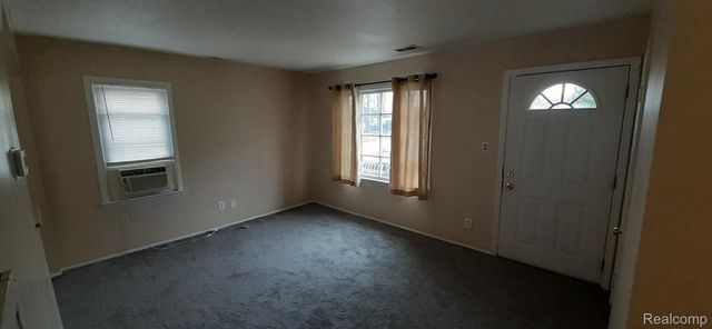 8662 FORD Avenue, Warren, MI 48089