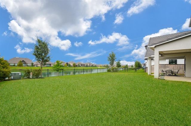 11 Laurel Wreath Trail, Sugar Land, TX 77498