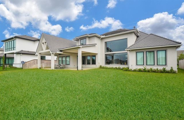 11 Laurel Wreath Trail, Sugar Land, TX 77498
