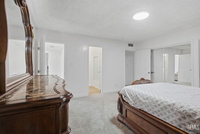 5200 Laguna Street, Bakersfield, CA 93306