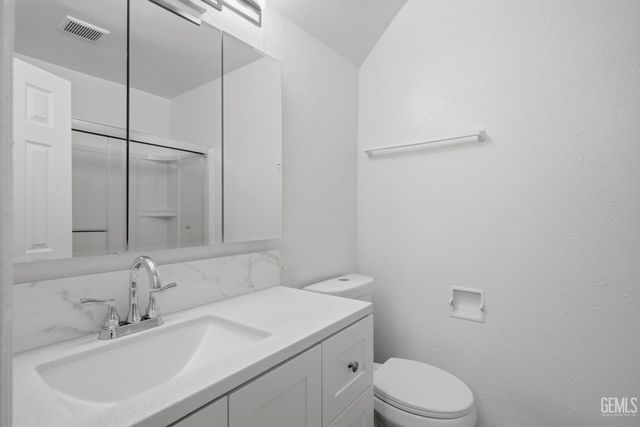 5200 Laguna Street, Bakersfield, CA 93306